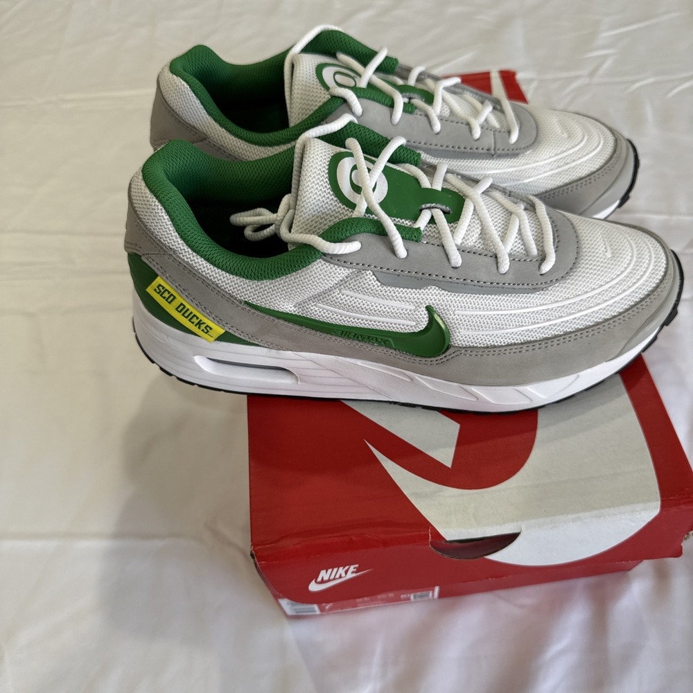 New Nike Air Max Verse Oregon Ducks New With Box Sz Men's 7/Women's 8.5 - Picture 4 of 17